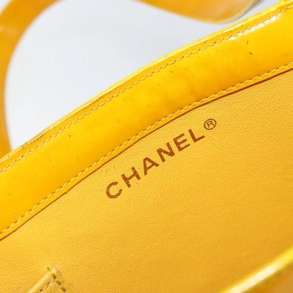 CHANEL Tote Bag Patent leather Yellow Gold CC Auth 142937 - Picture 2 of 16
